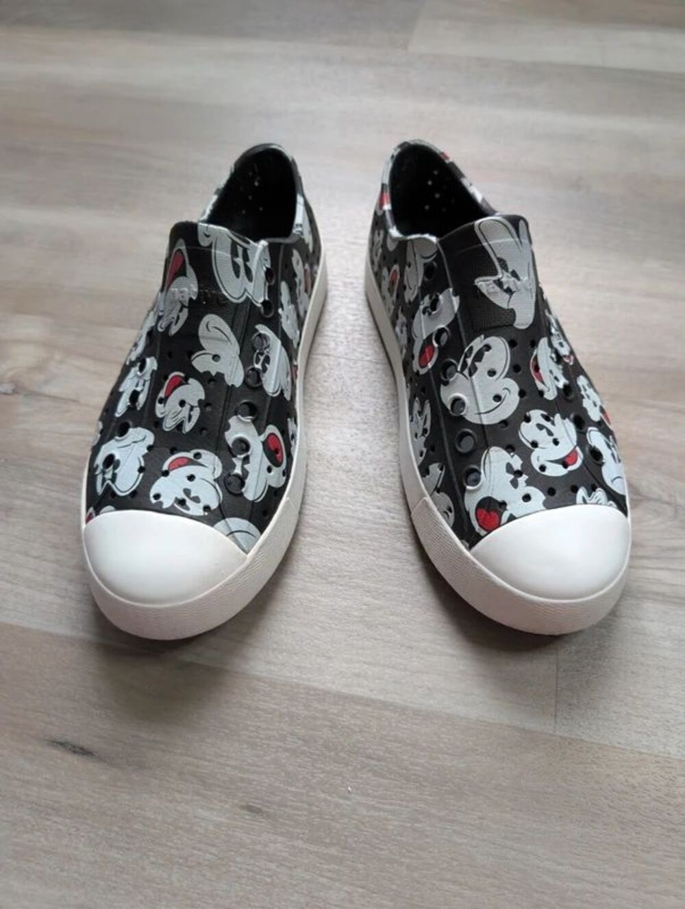Native x Disney Mickey Mouse Jefferson Slip on Shoes, Women's 8 / Men's 6 (S1)